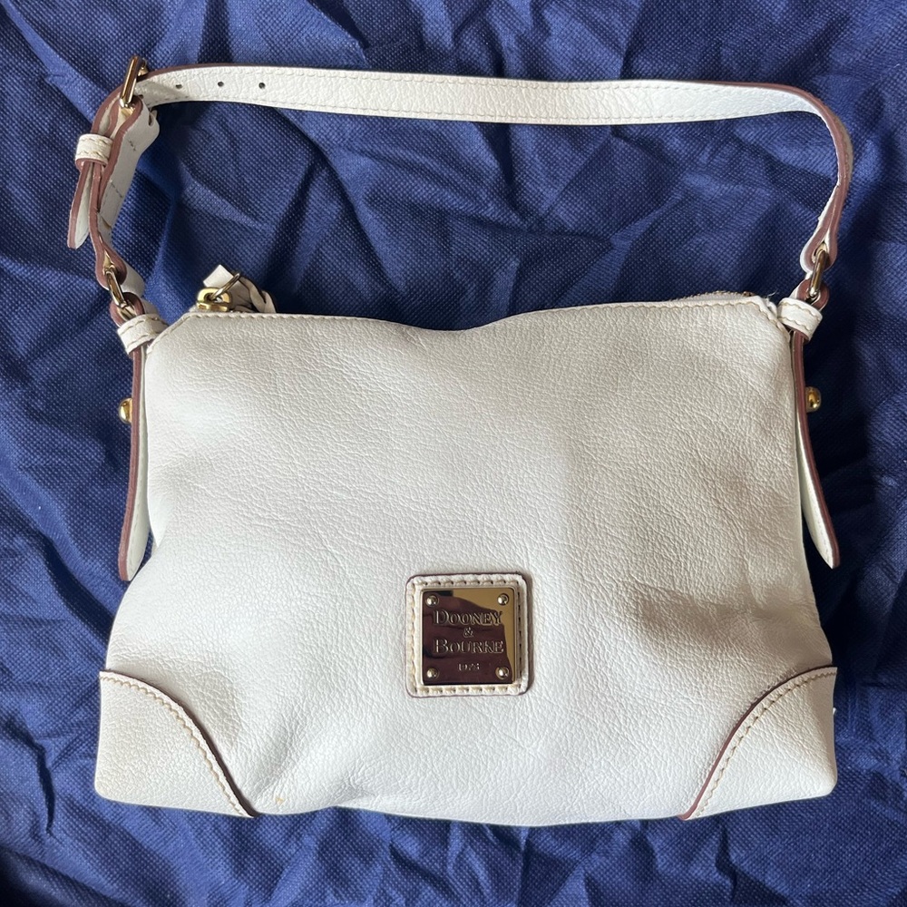 Dooney & Bourke clutch